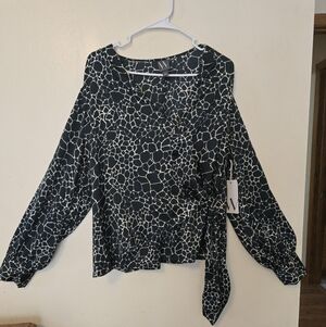 Worthington Black and White Blouse